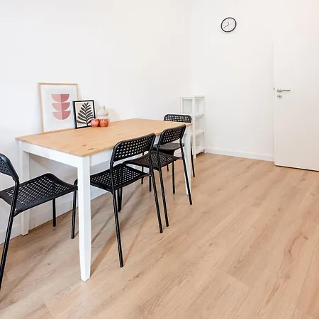 Monteurhome24 - Moderne In